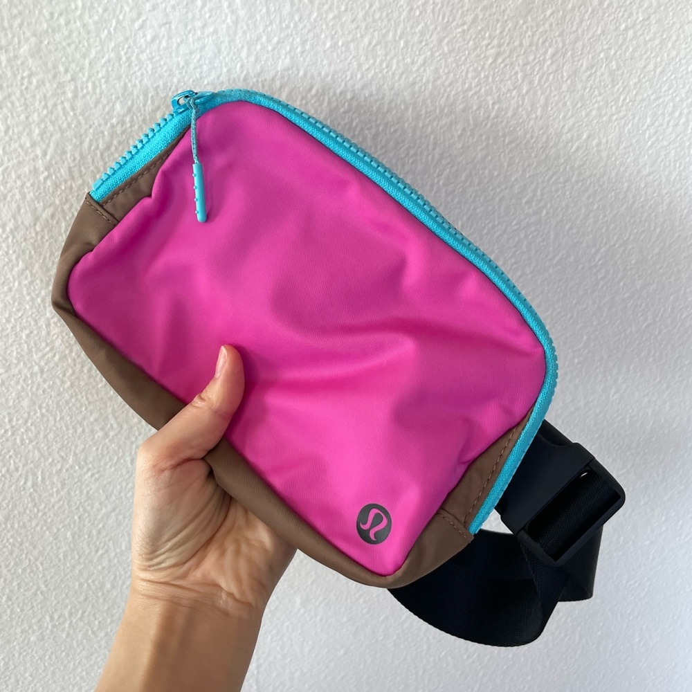 Lululemon belt bag